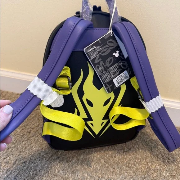 Disney maleficent glow in the dark lenticular dragon loungefly Amazon exclusive - Picture 3 of 5